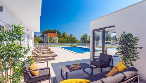 VILLA ALMIC with heated pool, 5 bedrooms, Gaming room, a multi-use playground court - Foto 3