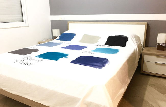 Luxurious Apartment with Private Garden - Photo 3