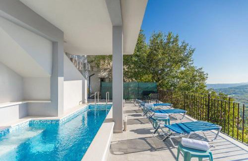 Modernes Apartment mit Panoramablick, Pool - inmitten von historischem Zentrum - Photo 7