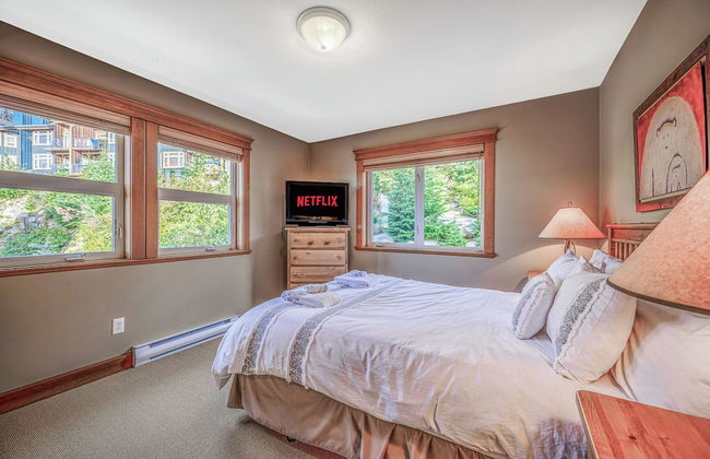 Treetop Getaway Ski In and Out Sleeps 10 - Foto 8