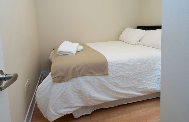 WhiteHall Suites- Yorkville - Photo 6