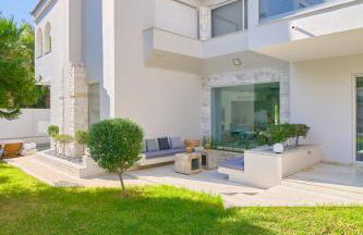 Luxury Villa with Pool, BBQ & Garden in Vouliagmeni - Foto 60