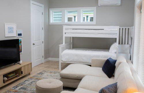 Cozy Beach House, Heated Pool , Fast WiFi - Foto 8