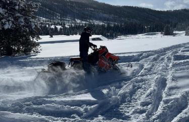 Cedar Creek Chalet - Snowmobilers Dream - Hot tub - Foto 32