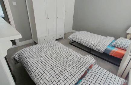 Comfortable Home Away From Home - Photo 25