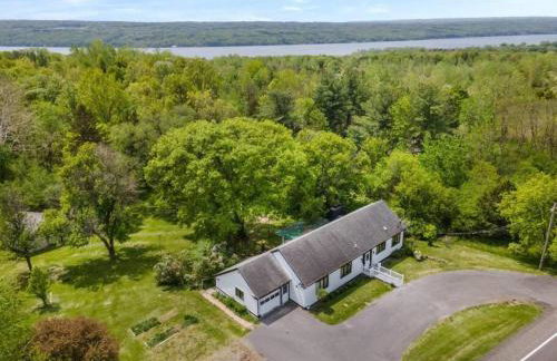 Cozy Dog-friendly Villa off Cayuga Lake In Ithaca - Foto 1