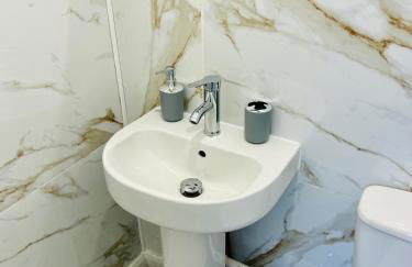 Walsall Comfort Home 3Bedroom Retreat Sleeps 6 - Foto 19