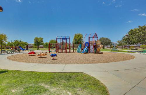 Patio and Fire Pit! Cozy Desert Retreat in Buckeye - Foto 32