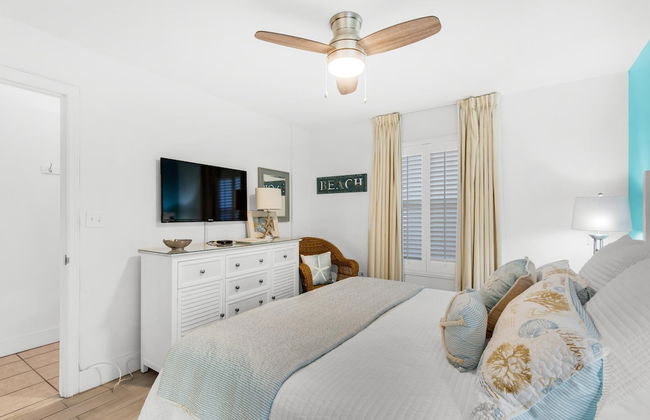 Pelican Beach Resort 505 - Photo 4