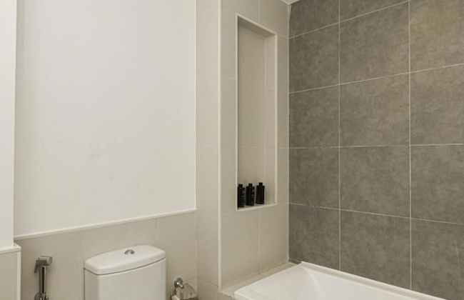 Elegant 3 BR Dubai South - Photo 28