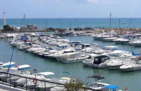 Spacious Ground floor apartment with Garden & Communal Pool - Foto 45