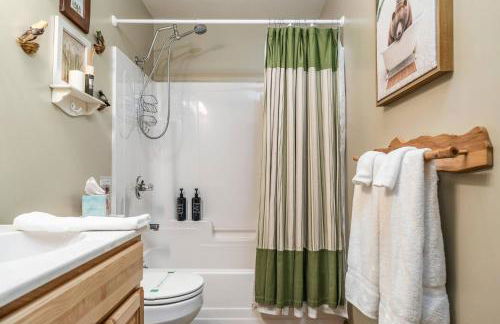 Lazy River Cabin: Lakefront Stay - Foto 37