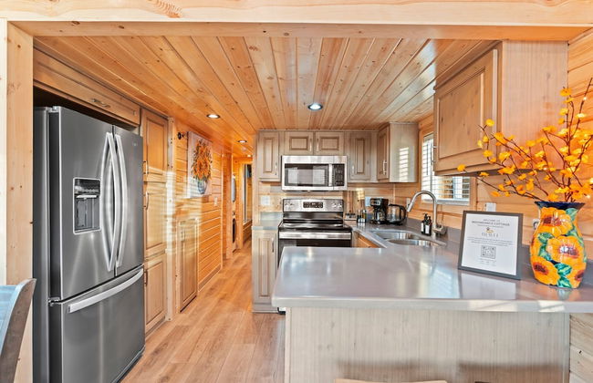 NEW Moondance Majestic Mini Cabin Cathedral Rock - Foto 13