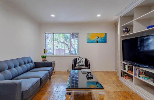 Cozy Home with Pool and Jacuzzi Minutes from Universal Studios - Foto 7