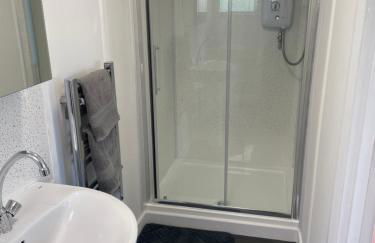 Ningwood Old Station Chalet Ningwood Isle of Wight - Photo 9