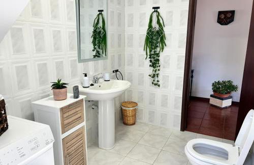 Seaside & Mountain Views & Cozy Calheta Retreat MQ1 - Photo 7