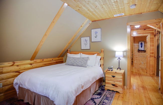 Tree Top Lodge - Gorgeous Lake Cabin With Hot Tub & Magnificent Views Of Forests And Mountains! 3 Bedroom Cabin by Redawning - Foto 4