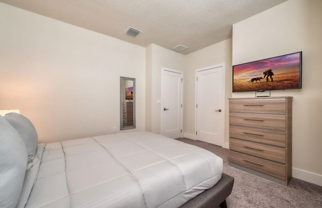 Spacious New Modern Retreat - Foto 20