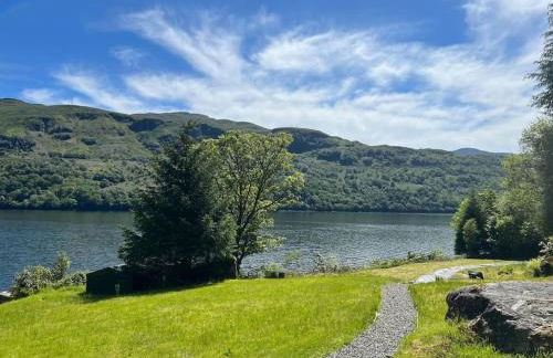 WATERSIDE 3 BED COTTAGE, HOT TUB, SAUNA, PVT BEACH - Foto 25