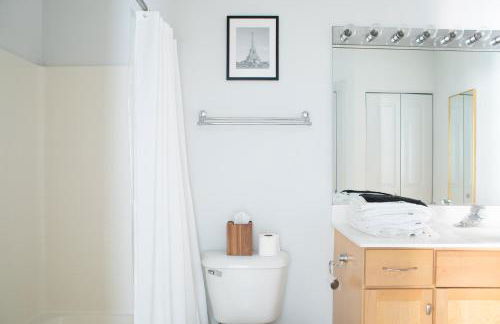 Spacious Third Ward Apt Near Summerfest with Balcony - Foto 14