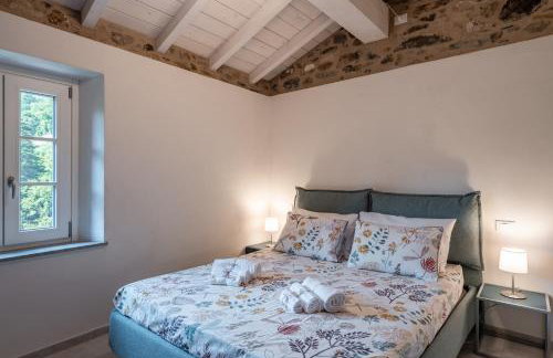 Charming Tuscan Stone House - Photo 13