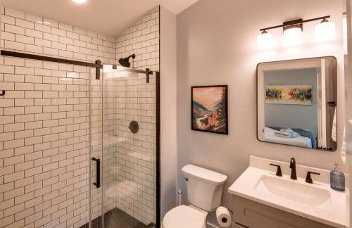 Brand New Modern Asheville Escape - Foto 10