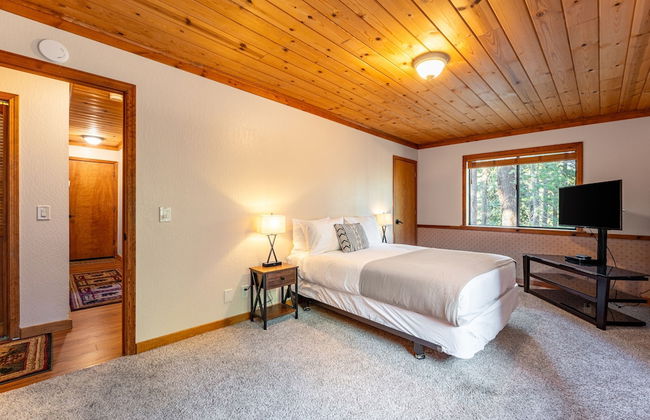 Whiskey Springs by Avantstay Classic Cabin Near Tahoe Donner Ski Area - Foto 18