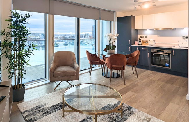 Southampton Waterside by Charles Hope - Photo 8