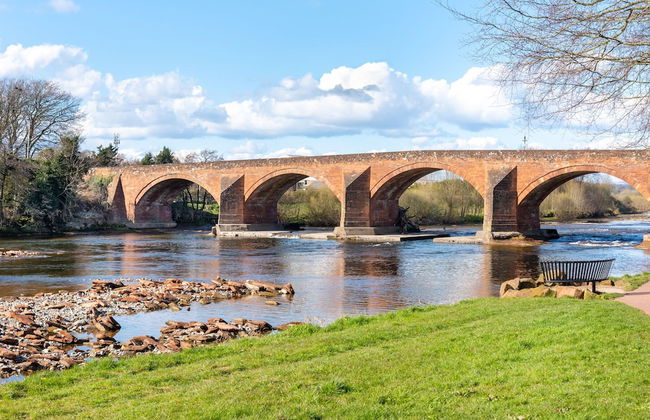 Stunning 1-bed Cottage Near Carlisle With Hot tub - Foto 8