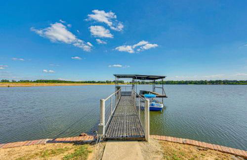 Van Vacation Retreat with Private 300-Acre Lake! - Photo 35
