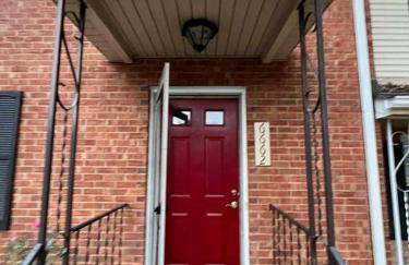 The Red Door 2-bedroom townhouse near VT & RU - Foto 5
