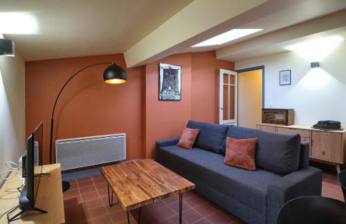 AUTOUR DU CHATEAU - Foto 17