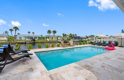 Brand New Saltwater Pool! - Waterfront Canal - Luxury Home - Foto 54