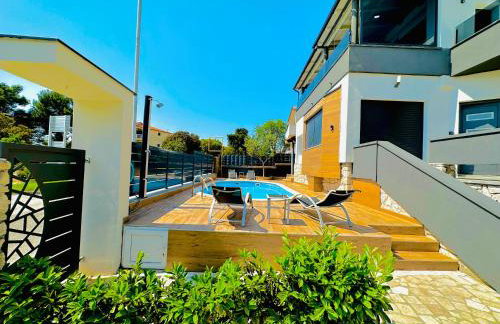 SANJA - with a large covered terrace and pool - Foto 5