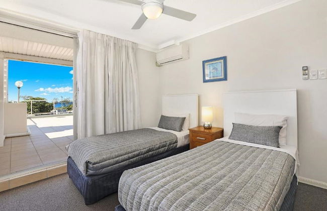 Elouera Tower Beachfront Apartments - Photo 5