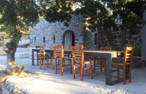 My Old Stone House in a 2 000 sqm private garden with Fab Glamping Tent - Photo 8