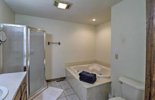 Secluded Marble Falls Family Home with Mtn Views! - Foto 14