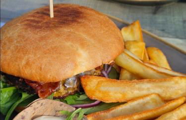 Gipfelpanorama Winterberg mit Berg- und Seeblick, Boxspringbett mit ausfahrbarem TV - Foto 39