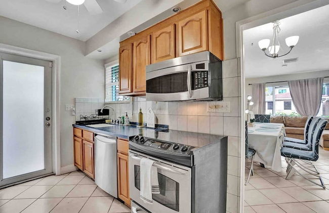 Palm Lined Oasis Walk To Beach Free Parking - Foto 18