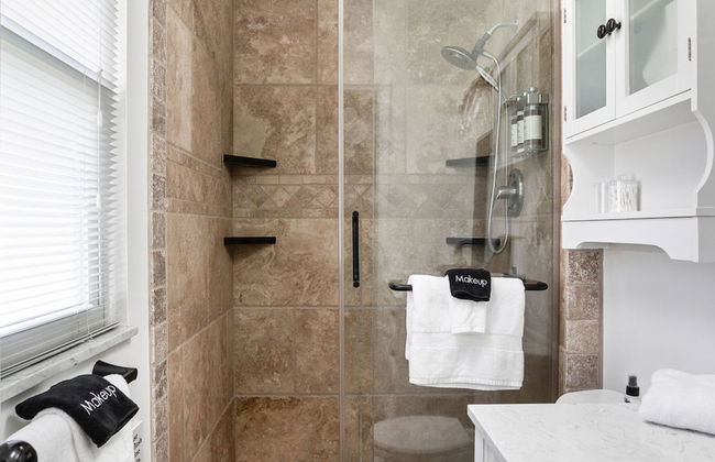 Hometown Hideaway - 4BR 2 5BA Pool Game Room - Foto 32