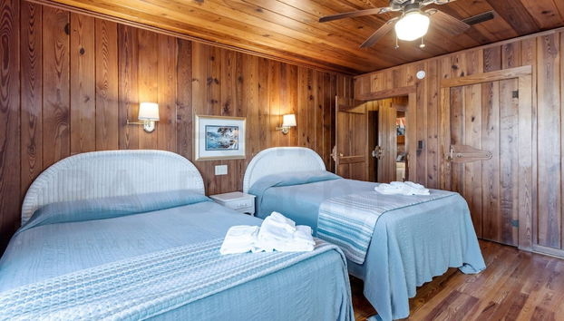 Charming Oceanfront Beach House by RedAwning - Foto 3, Habitación