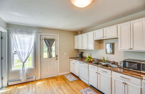 Wakefield Escape Walk to Downtown and Near Beaches! - Foto 11