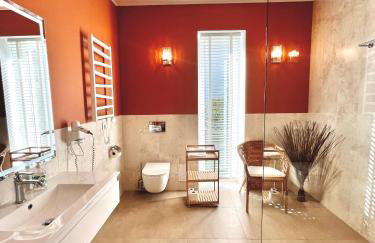 Leo House - Photo 16