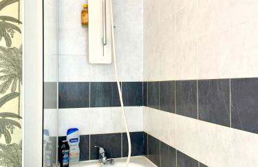 Bel Appart avec 2 chambres - Parking et Clim - Métro Argoulets - Photo 14