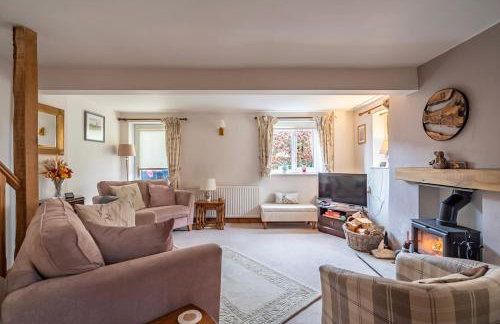 Hideaway Cottage - Photo 1