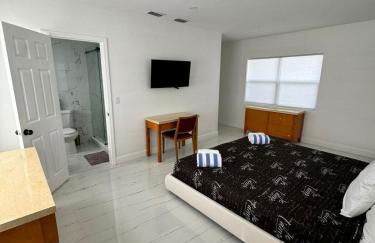 Luxury Pool Retreat Sleep 17 Near Beach - Foto 25