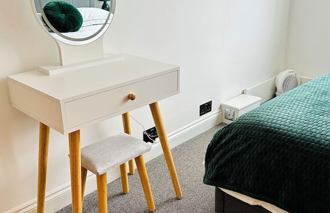 Camden Skyview Mansion - Photo 4