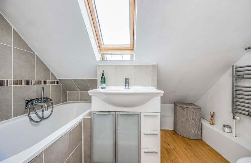 Gorgeous Bosham Family Home w Garden - Pass the Keys - Foto 35