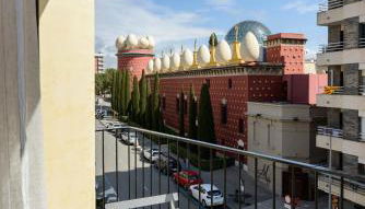 Apartamentos enfrente del Museo Dalí - Foto 3