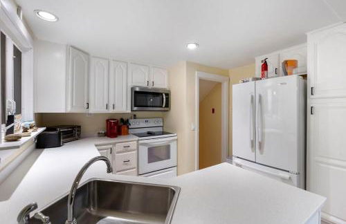 Gorgeous House on Highland Lake - Foto 9